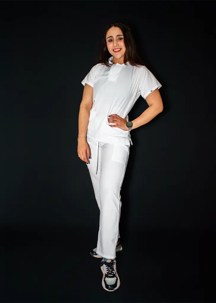005 Brave woman - blanco 2.webp
